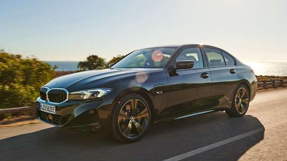 BMW SUMMER PERFORMANCE TIRES.